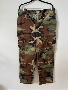 Men's Cargo Pants - Woodland Camo 35x32